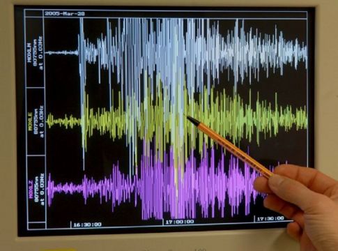 Οι σεισμολόγοι τσακώνονται και ο κόσμος αγωνιά – «Ντρέπομαι για την επιστήμη μου εδώ που φτάσαμε»