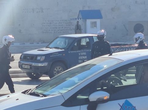Συναγερμός στη Βουλή – Αγροτικό έφτασε μέχρι το μνημείο του Αγνώστου Στρατιώτη