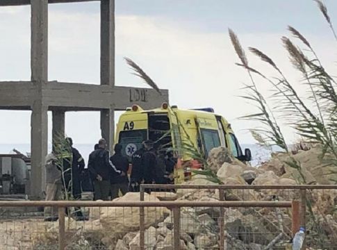 Γυναικοκτονία στην Ιεράπετρα – Το ψέμα που έπεισε τον δράστη να παραδοθεί – Έχει αυτοτραυματιστεί