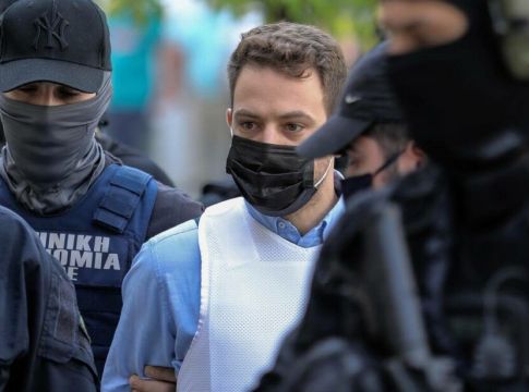 Μπάμπης Αναγνωστόπουλος – Με νέο εξώφυλλο το βιβλίο για τη θανατική ποινή μετά το εξώδικο