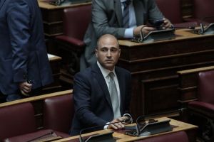Επιμένει στις προκλητικές δηλώσεις του ο Μπογδάνος – Τι λέει για την διαγραφή του