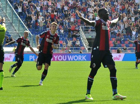 Η Μπολόνια ισοπέδωσε τη Λάτσιο (3-0), ματσάρα δίχως νικητή στη Γένοβα (3-3)