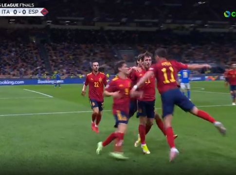 Ο Τόρες πλασάρει τον Ντοναρούμα για το 1-0 της Ισπανίας (vid)