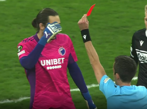 Η κόκκινη κάρτα στον τερματοφύλακα της Κοπεγχάγης – Με δέκα οι Δανοί (vid)