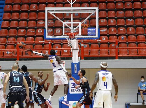 Με το… δεξί η Λάρισα μετά από ματσάρα με τον Κολοσσό (81-77)