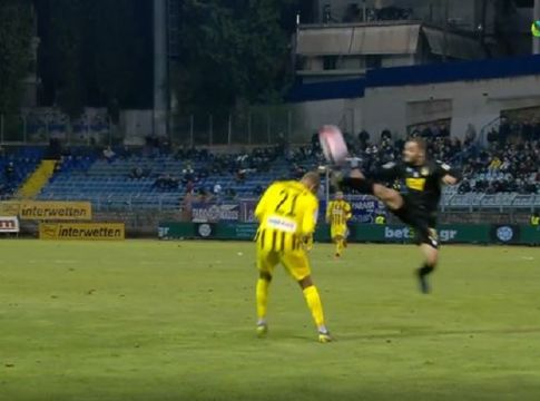 Λαμία – Η κόκκινη κάρτα στον Ελευθεριάδη (vid)