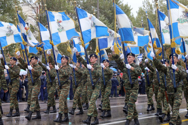 Ανατροπή με την παρέλαση στη Θεσσαλονίκη – Μόνο με στρατιωτικούς, θα διαρκέσει 60 λεπτά