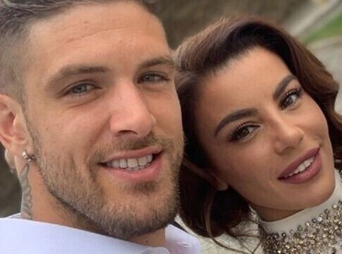 Ποιο ντέρμπι; – Καυτά φιλιά Πασχαλάκη – Παπαδοπούλου στη Γλυφάδα (Pic)