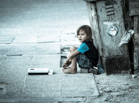 Στοιχεία – σοκ από την Eurostat – 1 στα 4 παιδιά στην ΕΕ κινδυνεύουν από φτώχεια – Ποια είναι η κατάσταση στην Ελλάδα
