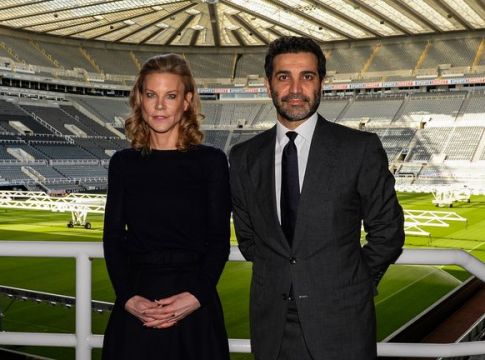 Στα «μαχαίρια» λόγω Νιούκαστλ η Premier League – Παύση των νέων χορηγιών για ένα μήνα