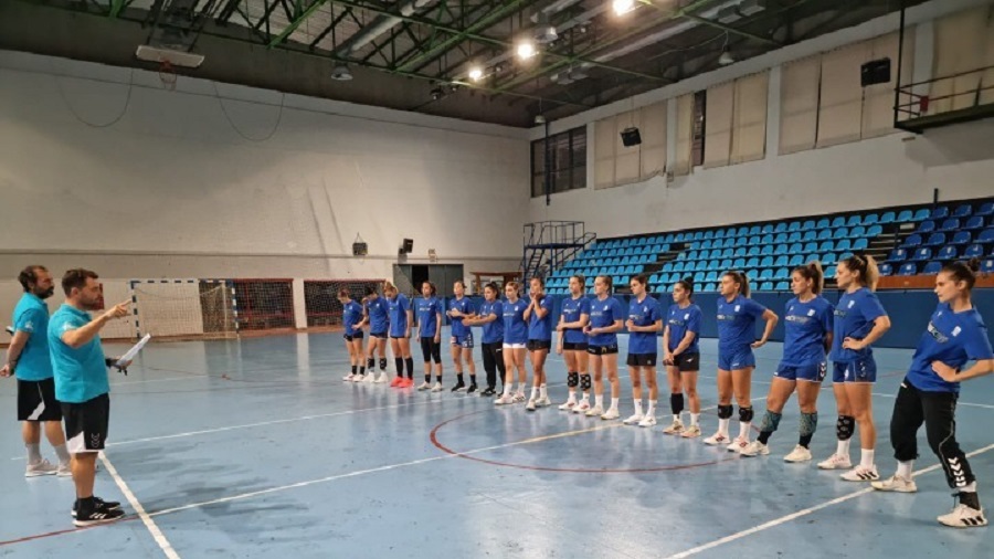 Η αποστολή της εθνικής γυναικών για τη Γερμανία