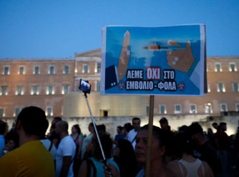 Εξοργιστικές συμπεριφορές αρνητών – Μιλούν για «πόλεμο» – Τι απαιτούν από τους γιατρούς