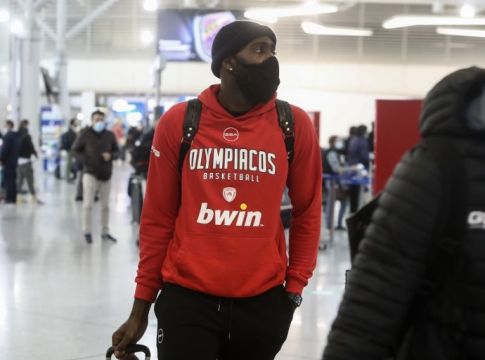 Έισι – «Ο Ολυμπιακός μπορεί να κάνει θόρυβο, χαρούμενος που βρίσκομαι εδώ»