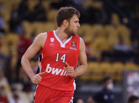 Το κάρφωμα του Βεζένκοφ (vid)