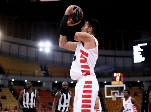 Μια ακόμα μεταγραφή για τον Ολυμπιακό (pics+vid)
