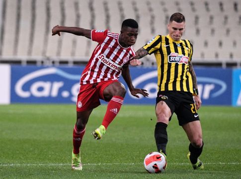 Εξέθεσε ΑΕΚ και Βράνιες ο Βαρούχας