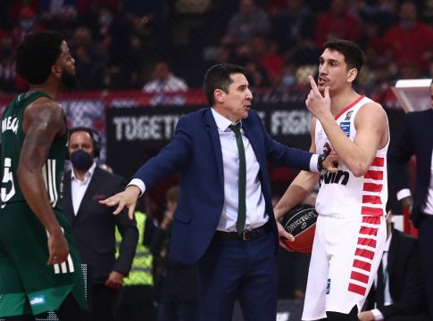 Η ένταση μεταξύ Λαρεντζάκη και Μέικον (vid)