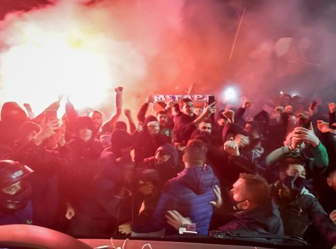 Έκαναν τη νύχτα μέρα οι οπαδοί του Παναθηναϊκού στο ΟΑΚΑ (pics)