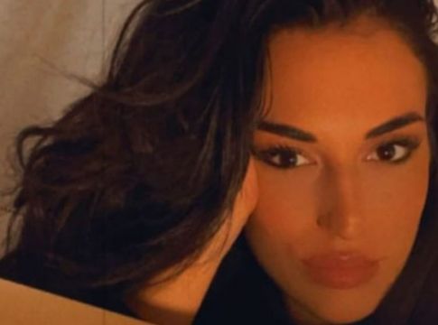 Δημοσιογράφος αποκαλύπτει – «Πρώτα έφτυσε το χέρι του και μετά με χτύπησε στα οπίσθια»