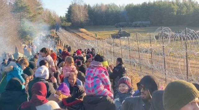 Πρόσφυγες έριξαν φράχτες και πέρασαν τα σύνορα Λευκορωσίας – Πολωνίας