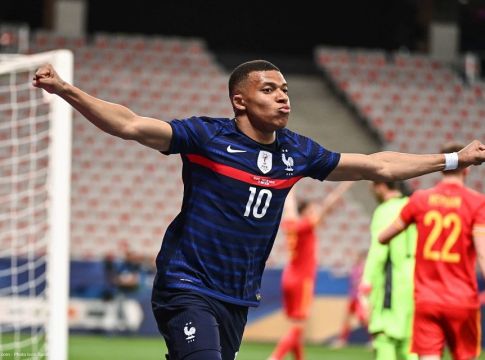 Εμπαπέ – Σκόραρε με απίθανο τακουνάκι στην προπόνηση της εθνικής Γαλλίας (vid)