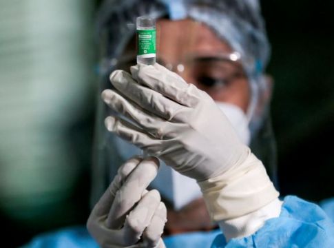 Εισήγηση της Επιτροπής Εμβολιασμών – Πότε πρέπει να γίνεται η τρίτη δόση