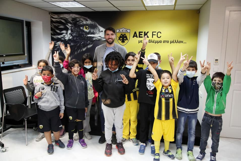 ΑΕΚ – «Αυτή την ομάδα για ρατσισμό ούτε θα διανοηθείτε να την κατηγορήσετε» (pics)