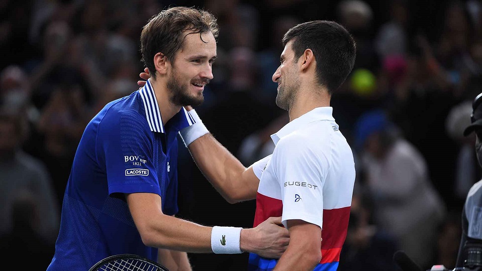 https://www.to10.gr/wp-content/uploads/2021/11/djokovic-medvedev-paris-2021-final2.jpg