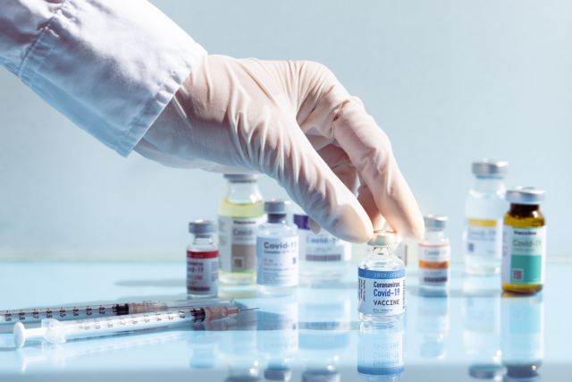 Ενισχυτική δόση – Ποιο εμβόλιο προστατεύει καλύτερα έναντι στα νέα στελέχη του κορωνοϊού