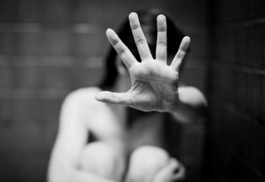 Στον εισαγγελέα επίδοξος γυναικοκτόνος – Πήγε να πνίξει την σύζυγό του