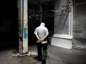Ακρίβεια – Όταν το κρέας γίνεται «χρυσός» – Οι αυξήσεις στα προϊόντα και τα ενοίκια «τσακίζουν» τους πολίτες