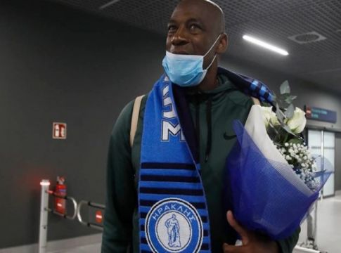 Οπαδοί Ηρακλή – Έστησαν «πάρτι» με καπνογόνα και συνθήματα για χάρη του Ίνγκραμ (vid)