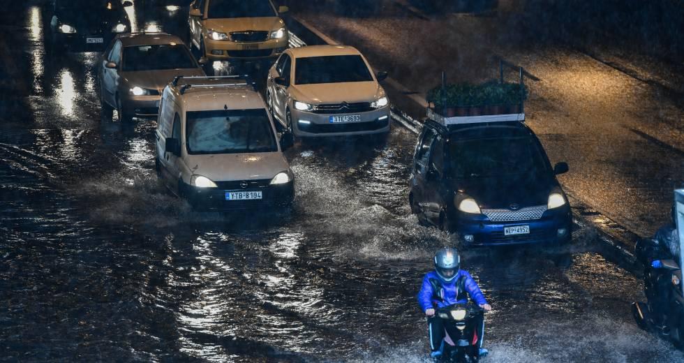 Πώς θα «χτυπήσει» το κύμα κακοκαιρίας τις επόμενες ώρες – Καταιγίδες και στην Αττική (χάρτες)