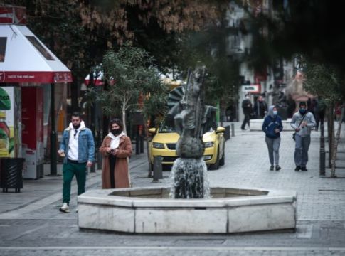 Κορωνοϊός – Lockdown μόνο για τους ανεμβολίαστους μετά την έκρηξη κρουσμάτων – Τι αλλάζει από το Σάββατο, αναλυτικά τα νέα μέτρα
