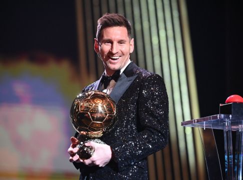 Ιστορικό – Πρώτη φορά μετά από 12 χρόνια που δεν πηγαίνει στους δύο «μεγάλους» της Ισπανίας η Χρυσή Μπάλα (pic)