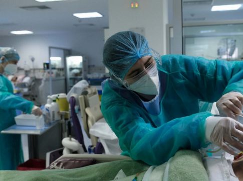 Κορωνοϊός – Σενάριο τρόμου για τον Δεκέμβριο – Ο Ηρακλής Τσαγκάρης εκτιμά ότι μπορεί να έχουμε 1.000 διασωληνωμένους στις ΜΕΘ