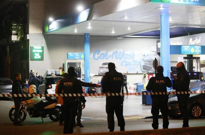 Νίκαια – Βίντεο ντοκουμέντο από τους πυροβολισμούς στο βενζινάδικο με τον έναν νεκρό