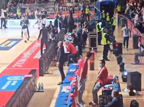«Ζέλικο Τούρκε» φώναζαν οι οπαδοί του Ερυθρού Αστέρα στον Ομπράντοβιτς (vid)