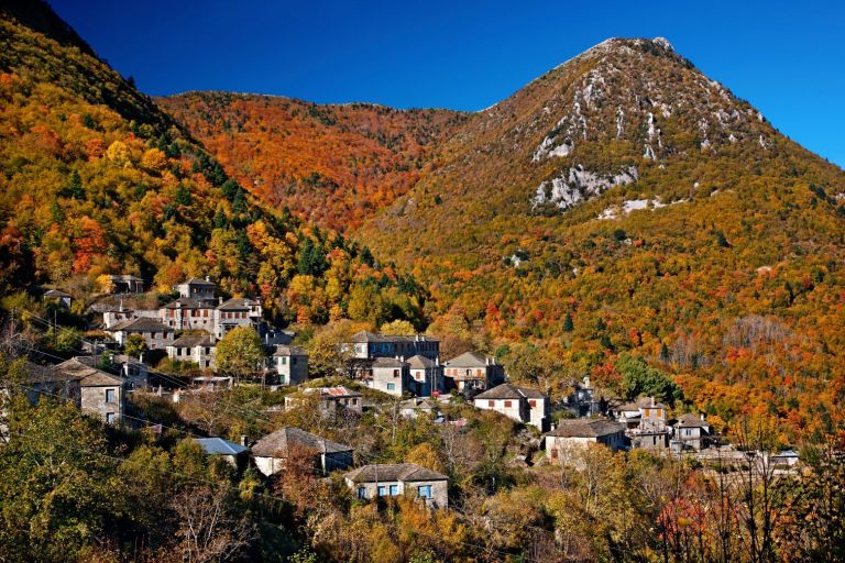 Φθινόπωρο στα Ζαγοροχώρια – Μια ωδή στα χρυσαφένια βουνά της ηπείρου | to10.gr