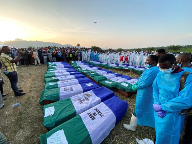 Τραγωδία στη Σιέρα Λεόνε – Στους 144 οι νεκροί μετά το τροχαίο με βυτιοφόρο – Προσοχή σκληρές εικόνες