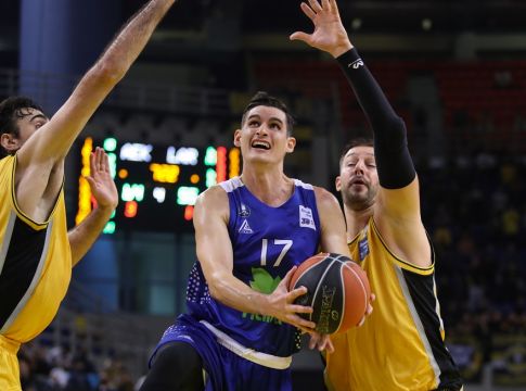 Παρελθόν και ο Σπαν από Λάρισα