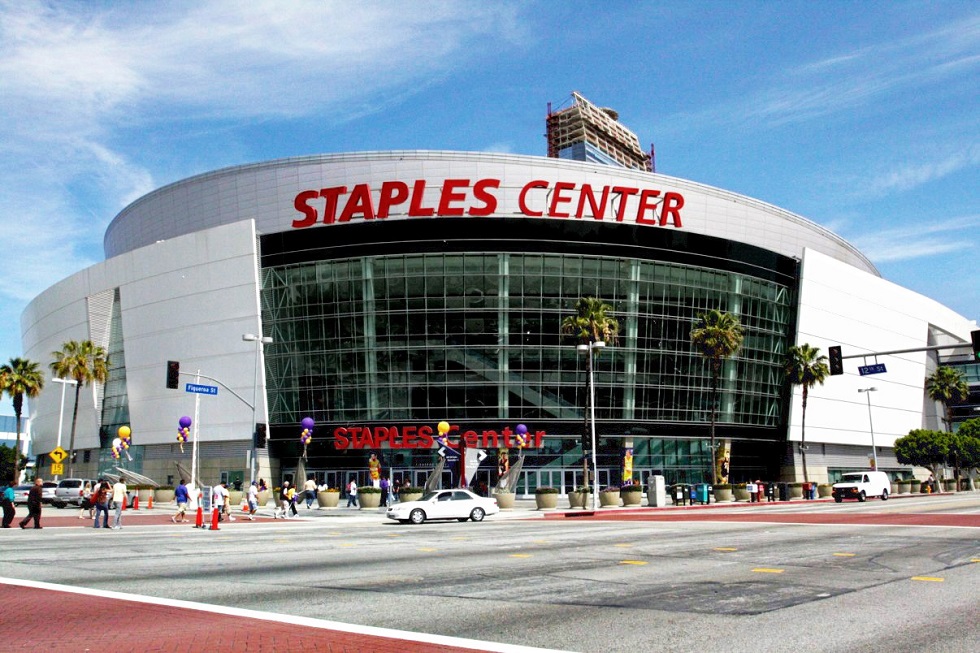 Λέικερς – Συμφωνία ονοματοδοσίας με αστρονομικό ποσό για το «Staples Center»