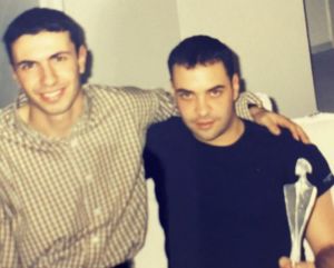 Δύσκολες ώρες για τον Τάσο Τρύφωνος – Πέθανε στενός του φίλος, ηθοποιός που μεσουρανούσε τα 90ς