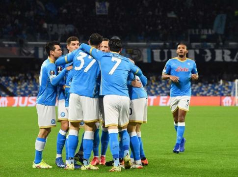 Πήρε προβάδισμα δύο γκολ η Νάπολι – Ισοφάρισε πριν το ημίχρονο η Λέστερ (vids)