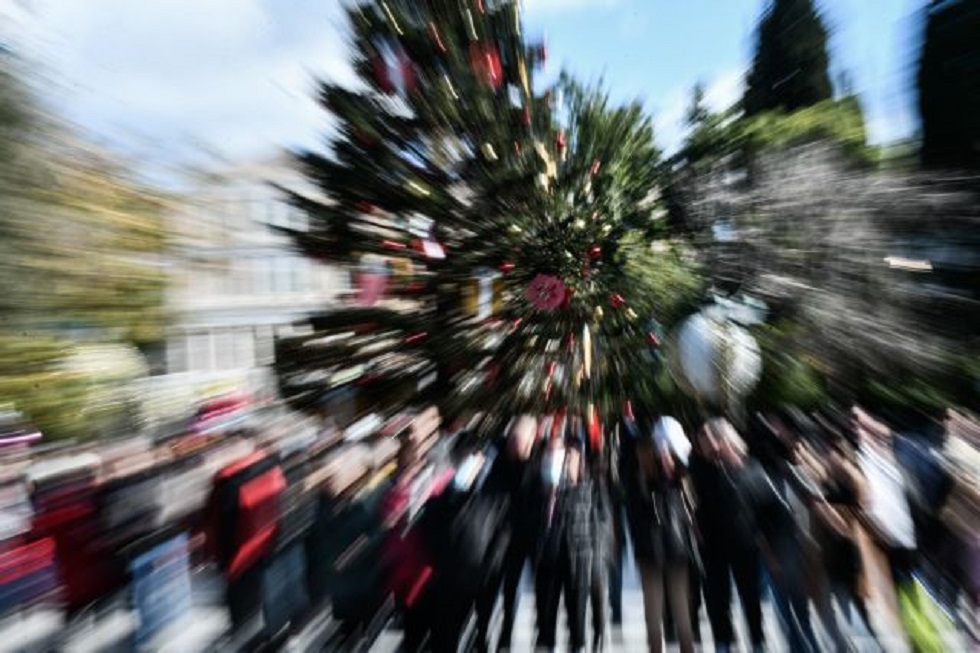 Κορωνοϊός – Έκτακτη σύσκεψη για μέτρα πριν την Πρωτοχρονιά – Παράθυρο για αυστηρότερους περιορισμούς στην εστίαση