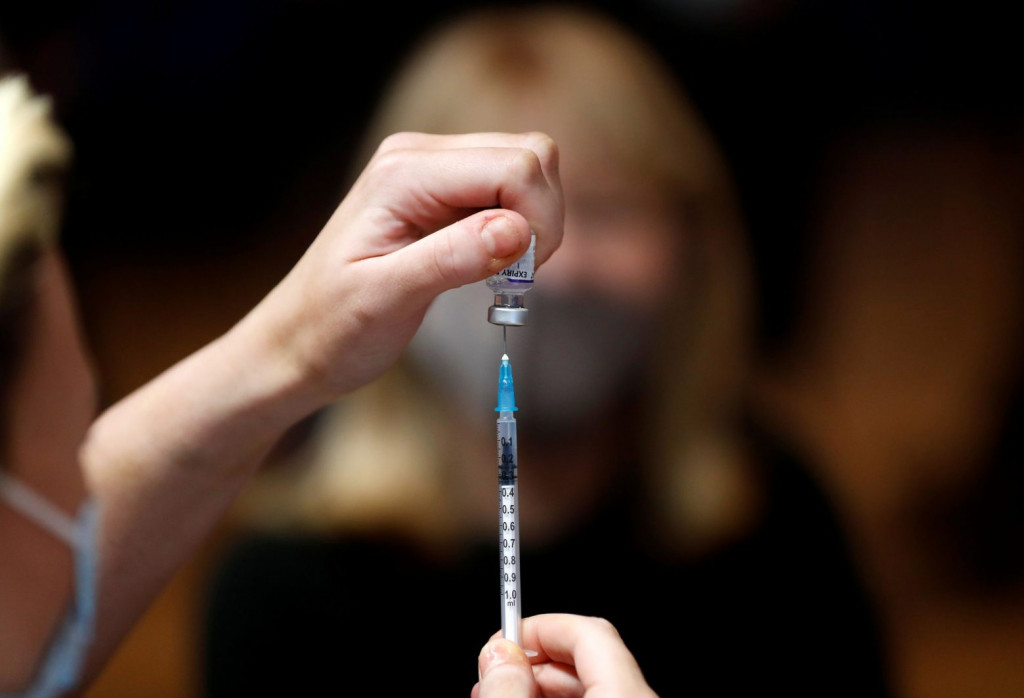 Η Κομισιόν ανοίγει το δρόμο για υποχρεωτικό εμβολιασμό παντού