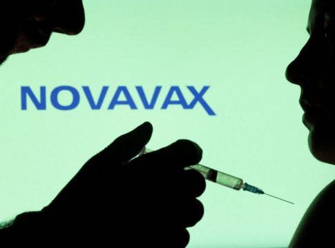 Εγκρίθηκε και επίσημα το εμβόλιο της Novavax στην ΕΕ – Πώς λειτουργεί