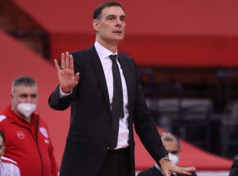 Μπαρτζώκας – «Δεν είναι σίγουρο ότι θα παίξει ο Φαλ»