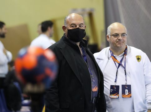 Παπασταμάτης – «Η ΑΕΚ έπαιξε απέναντι σε 9 αντιπάλους, έγινε κλοπή»