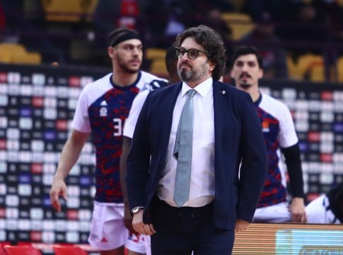 Τρινκιέρι – «Είμαι εδώ για τους παίκτες μου και δεν θα τους δείχνω με το δάχτυλο»